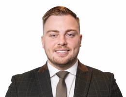 العميل Zak Grainger