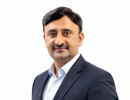 العميل Adil Nawaz