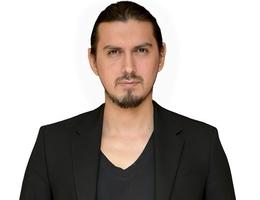 العميل Erik David