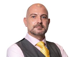 العميل Peter Thorpe