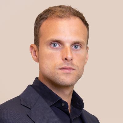 Agent Maarten Adams