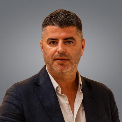 العميل Xhino Sherifaj