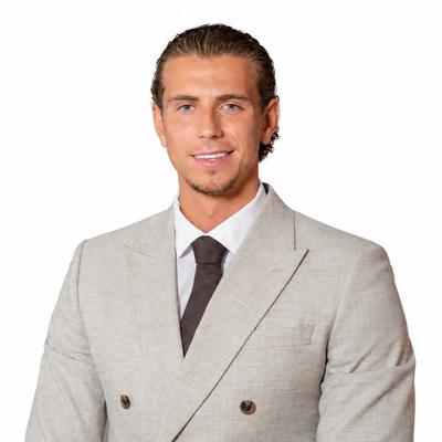 Agent Harvey Barlow