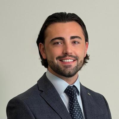 العميل Luke Warden