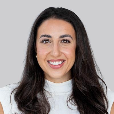 العميل Chloe Behbudi