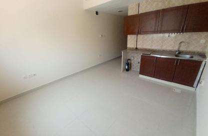 Apartment - Studio - 1 Bathroom for rent in Al Qulaya'ah - Al Sharq - Sharjah