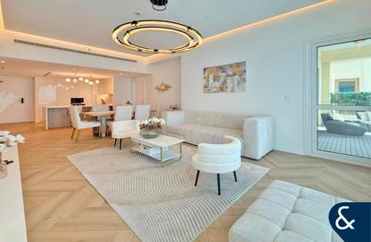 Apartment - 2 Bedrooms - 3 Bathrooms for sale in Marina Residences 5 - Marina Residences - Palm Jumeirah - Dubai