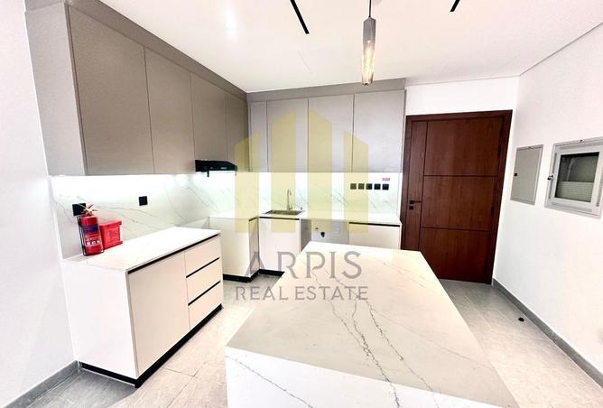 99120988 - Property Image 3