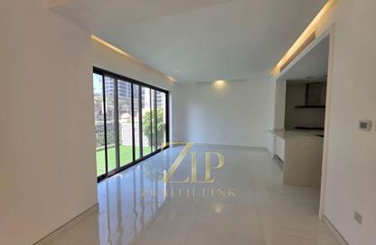 Villa - 4 - 5 for rent in Bloomingdale - Dubai Sports City - Dubai