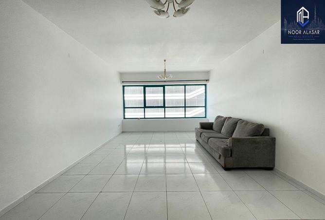 Upgraded 1 BR Apartment on Sheikh Zayed Road photo 2