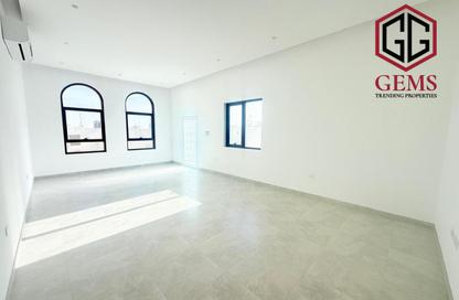 Villa - 3 Bedrooms - 4 Bathrooms for rent in Al Aweer 1 - Al Aweer - Dubai