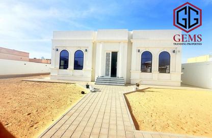 Villa - 3 Bedrooms - 4 Bathrooms for rent in Al Aweer 1 - Al Aweer - Dubai