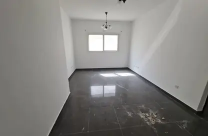 شقة - غرفة نوم - 2 حمامات للايجار في الفلاح - تجارية مويلح - الشارقة