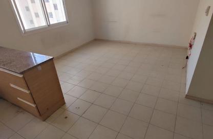 Apartment - Studio - 1 Bathroom for rent in Talal Building - Al Mujarrah - Sharjah