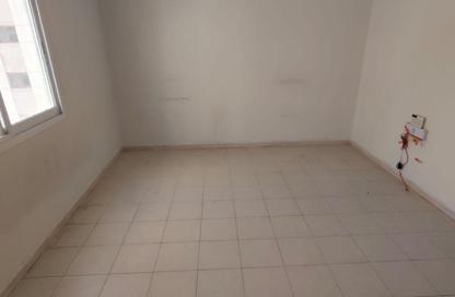 Apartment - Studio - 1 Bathroom for rent in Talal Building - Al Mujarrah - Sharjah