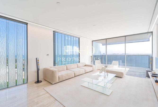 Luxury | High Floor | Sea View | Vacant