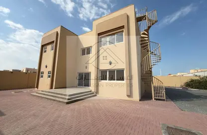 فيلا - 4 غرف نوم - 6 حمامات للايجار في الرفاع - رأس الخيمة