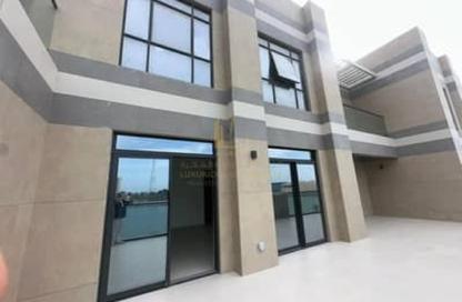 Townhouse - 3 Bedrooms - 4 Bathrooms for sale in Crystal Residences - Maryam Island - Al Khan - Sharjah