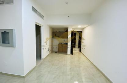 Apartment - Studio - 1 for rent in Al Souk Al Kabeer - Bur Dubai - Dubai