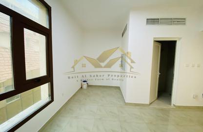 Apartment - Studio - 1 for rent in Al Souk Al Kabeer - Bur Dubai - Dubai Apartment - Studio - 1 for rent in Al Souk Al Kabeer - Bur Dubai - Dubai