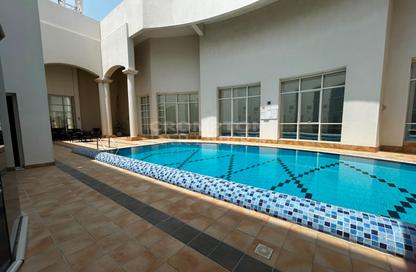 Apartment - 3 Bedrooms - 3 Bathrooms for rent in Al Mina Tower - Al Mina - Abu Dhabi