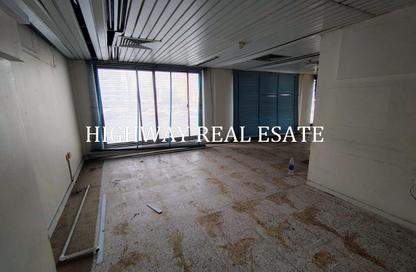 Shop - Studio - 1 for rent in Bahwan Tower - Abu shagara - Sharjah