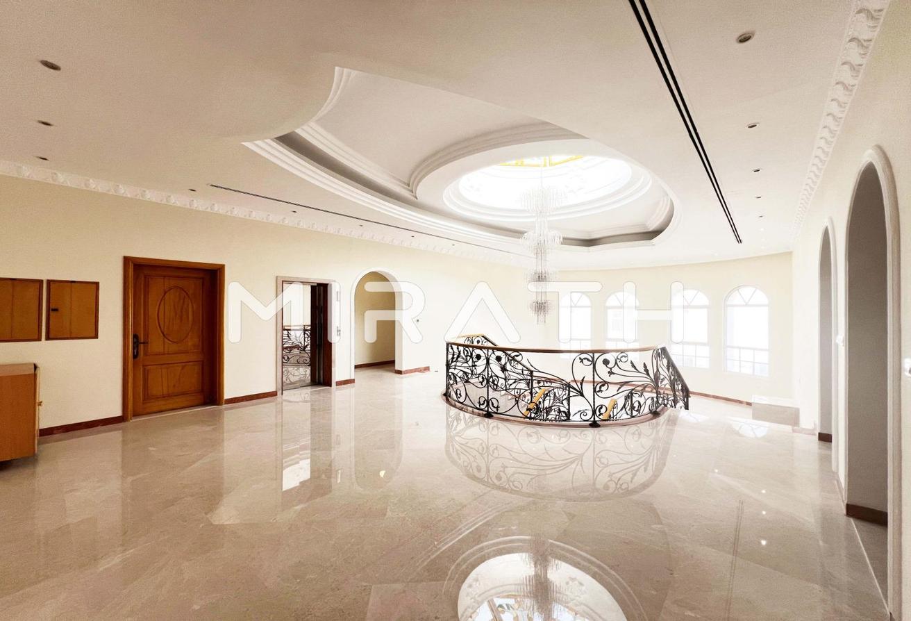 LUXURY SPACIOUS VILLA | VACANT | PRIME LOCATION photo 9