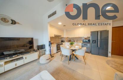 Apartment - 2 Bedrooms - 2 Bathrooms for rent in Zahra Breeze Apartments 3B - Zahra Breeze Apartments 3 - Zahra Breeze Apartments - Town Square - Dubai
