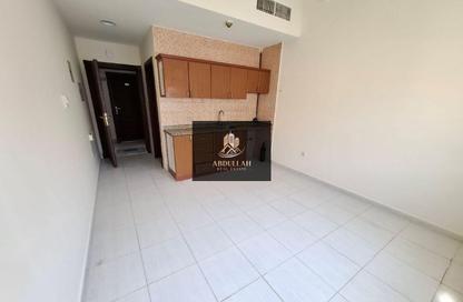 Apartment - Studio - 4 Bathrooms for rent in Muwaileh 29 Building - Muwaileh - Sharjah