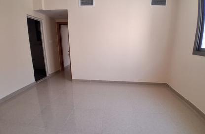 Apartment - 1 - 2 for rent in Muwailih Building - Muwaileh - Sharjah