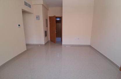 Apartment - 1 - 2 for rent in Muwailih Building - Muwaileh - Sharjah