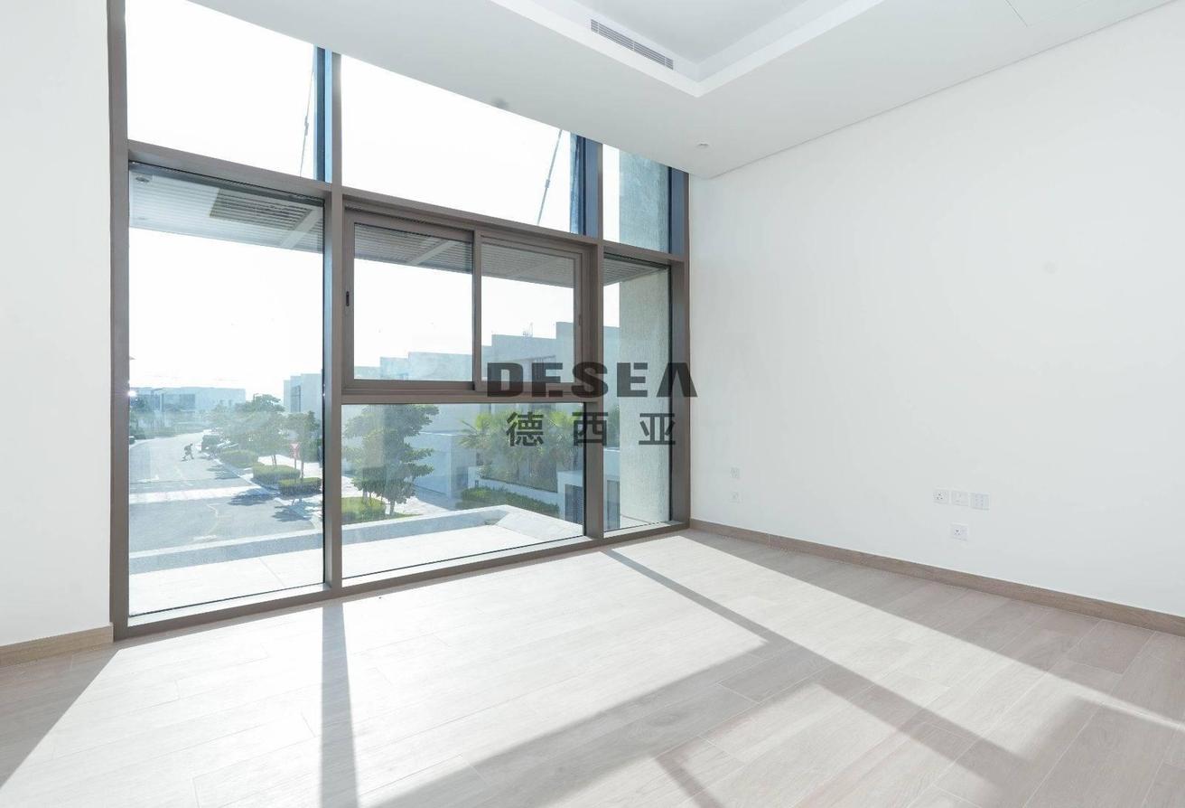 Brand New | Private Pool | Vacant photo 6