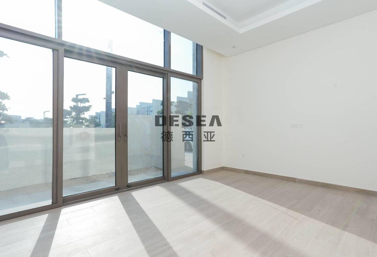 Brand New | Private Pool | Vacant photo 4