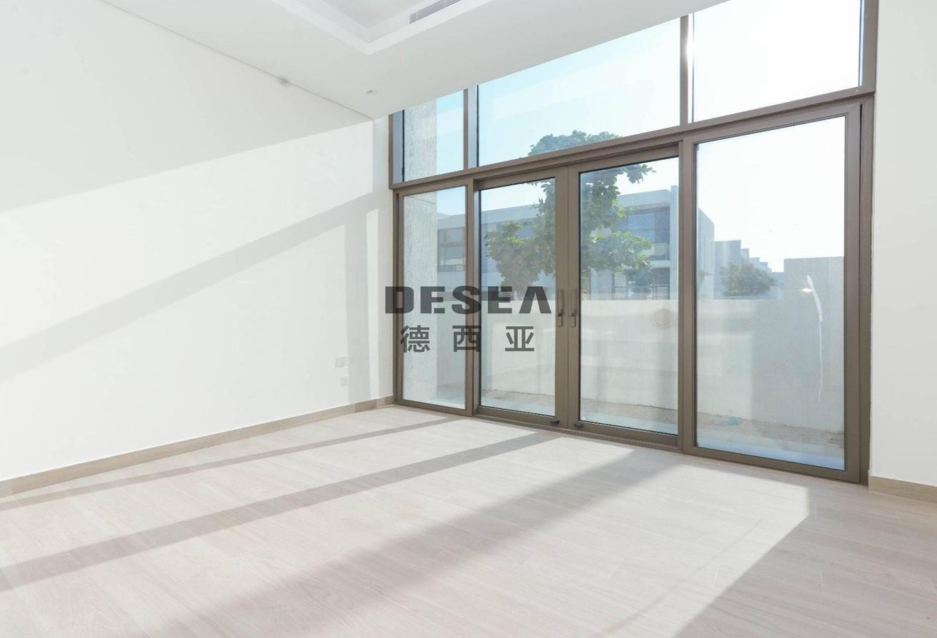Brand New | Private Pool | Vacant photo 5