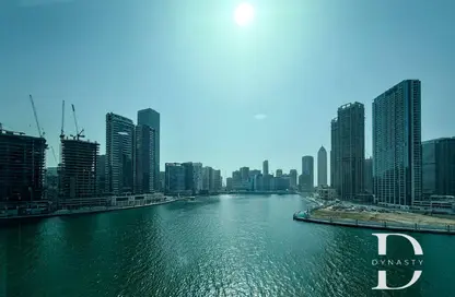 مكتب - استوديو - 2 حمامات للايجار في البحيرة المركزية - الخليج التجاري - دبي