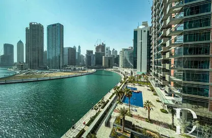 مكتب - استوديو - 2 حمامات للايجار في البحيرة المركزية - الخليج التجاري - دبي