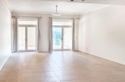 Apartment - 2 Bedrooms - 3 Bathrooms for rent in Al Das - Shoreline Apartments - Palm Jumeirah - Dubai