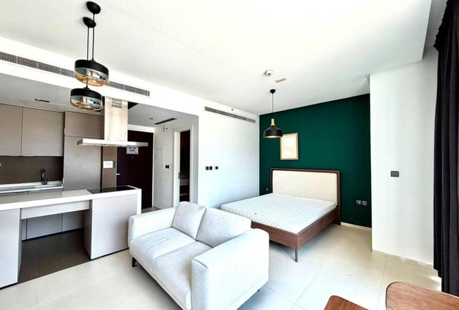 112282011 - Property Main Image