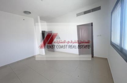 شقة - 2 غرف نوم - 3 حمامات للايجار في سكمكم - الفجيرة