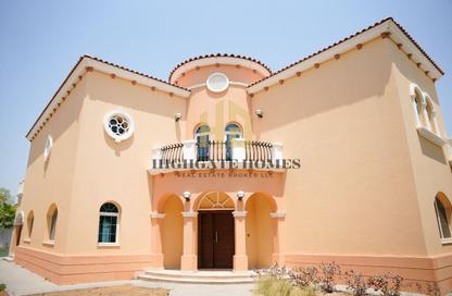 Villa - 5 Bedrooms - 6 Bathrooms for rent in District 2 - Jumeirah Park - Dubai