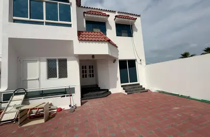 Villa - 4 Bedrooms - 4 Bathrooms for rent in Al Safa 1 - Al Safa - Dubai