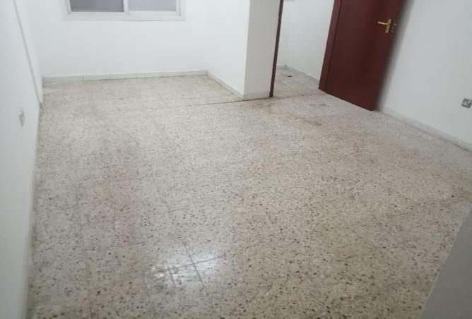 12181000 - Property Image 2