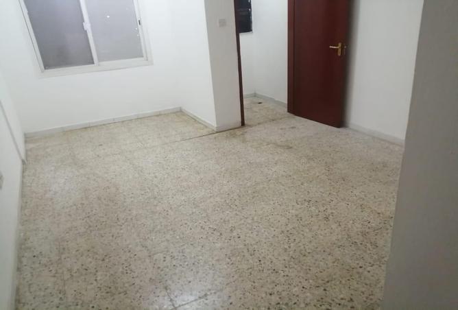 12181000 - Property Image 3