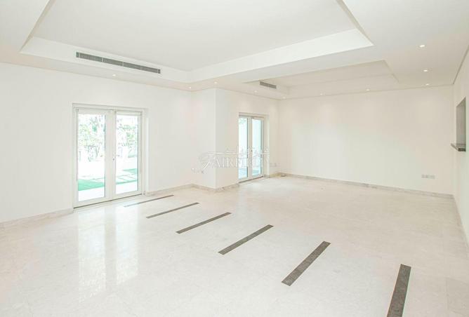 79000373 - Property Image 2