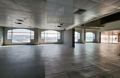 Show Room - Studio - 7+ Bathrooms for rent in SH Building - Al Khabisi - Deira - Dubai