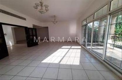 Villa - 4 Bedrooms - 4 Bathrooms for rent in Umm Suqeim 2 Villas - Umm Suqeim 2 - Umm Suqeim - Dubai