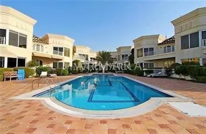 Villa - 4 Bedrooms - 4 Bathrooms for rent in Jumeirah 1 Villas - Jumeirah 1 - Jumeirah - Dubai