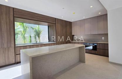 Villa - 5 Bedrooms - 5 Bathrooms for rent in Jumeirah 1 Villas - Jumeirah 1 - Jumeirah - Dubai