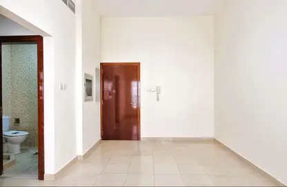 Apartment - Studio - 1 Bathroom for rent in Al Muteena - Deira - Dubai