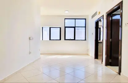 Apartment - Studio - 1 Bathroom for rent in Al Satwa - Dubai